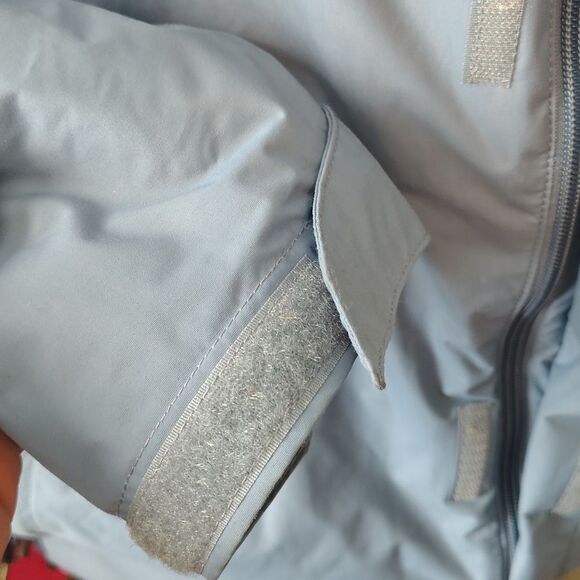 Columbia Jacket Bundle – 2 Sizes – Outdoor Gear for the Whole Family - Picture 6 of 11